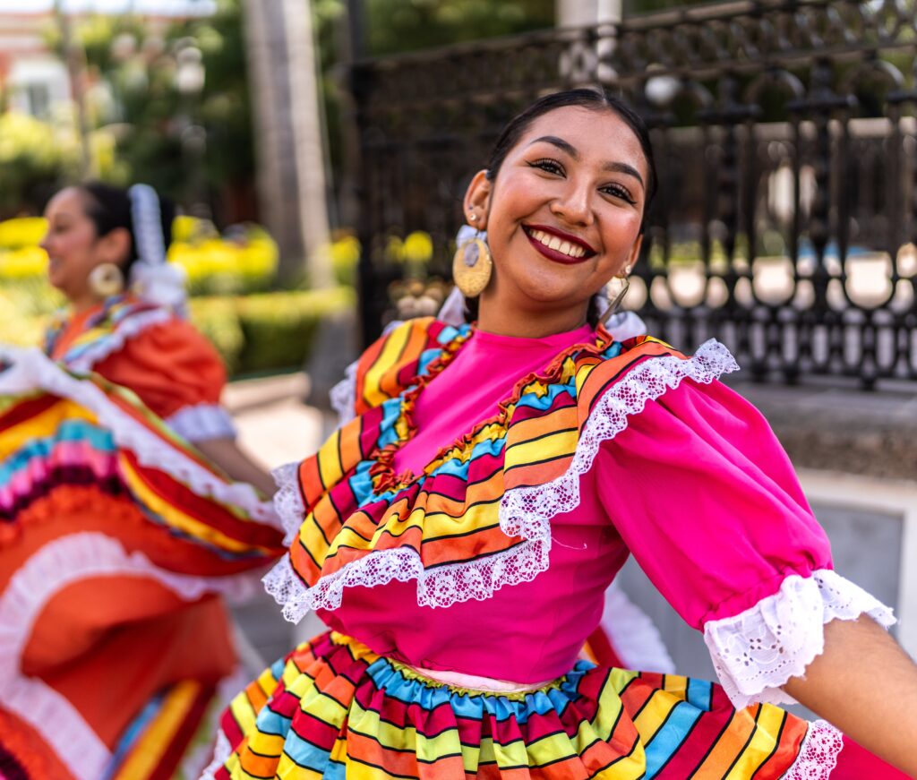 टूरिंग आर्टिस्ट रोस्टर